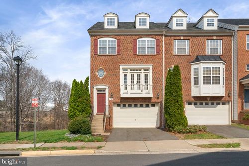 9766 Corbett Cir, MANASSAS PARK, VA, 20111-7005 | Card Image