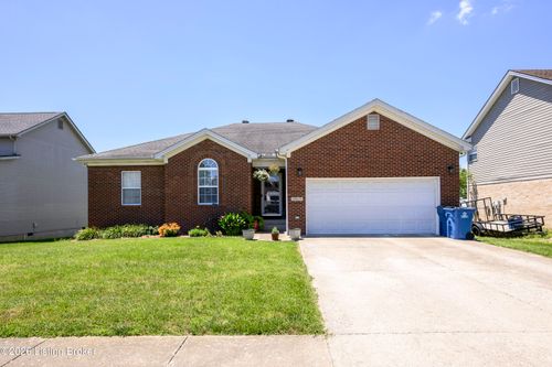 5015 Black Falcon Rd, Shelbyville, KY, 40065-6338 | Card Image