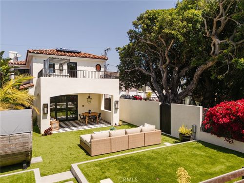 429 20th St, Manhattan Beach, CA, 90266-4530 | Card Image