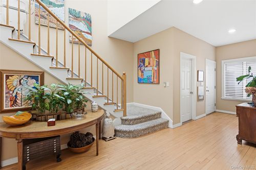 24 Beechwood Way, Briarcliff Manor, NY, 10510-2405 | Card Image