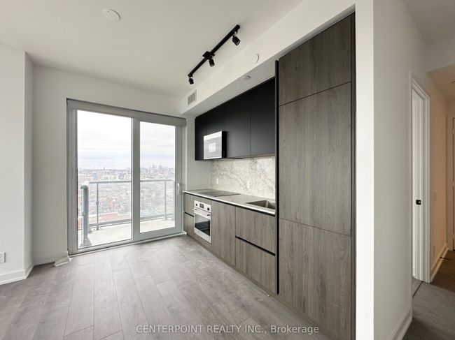 3313 - 108 Peter St, Condo with 3 bedrooms, 2 bathrooms and null parking in Toronto ON | Image 6