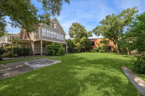 221 Emerson St, Houston, TX, 77006-4504 | Card Image