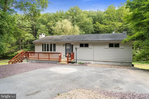 201 Andreas Rd, ANDREAS, PA, 18211-3005 | Card Image