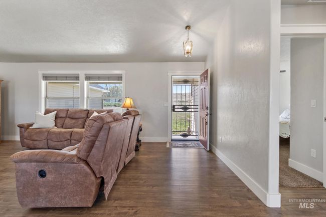 9248 Rolling Hills Ct, House other with 3 bedrooms, 2 bathrooms and 3 parking in Nampa ID | Image 6