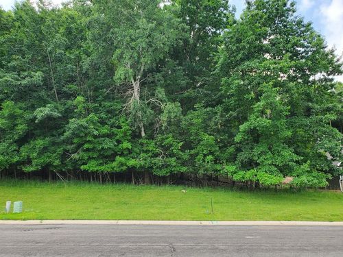 1041 Woods Edge Drive, Hartford, WI, 53027 | Card Image