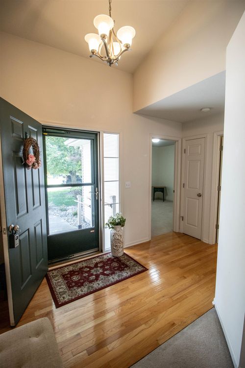 11402 Hidden Oaks Dr, Clio, MI, 48420-2905 | Card Image