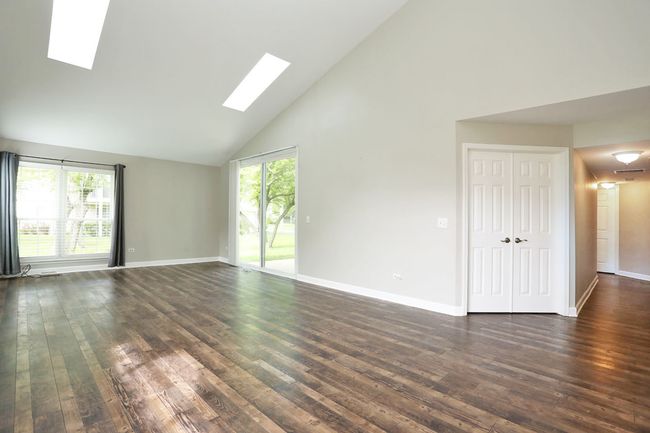 UNIT-1 - 339 Ashford Cir, Condo with 2 bedrooms, 2 bathrooms and 2 parking in Bartlett IL | Image 9