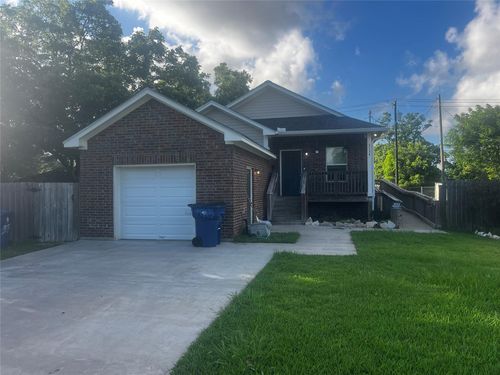 3134 Babin Dr, Texas City, TX, 77590-6737 | Card Image