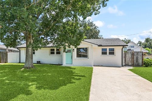 509 Kenmore Dr, Harahan, LA, 70123-3825 | Card Image