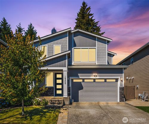18205 137th Pl Se, Renton, WA, 98058-5060 | Card Image