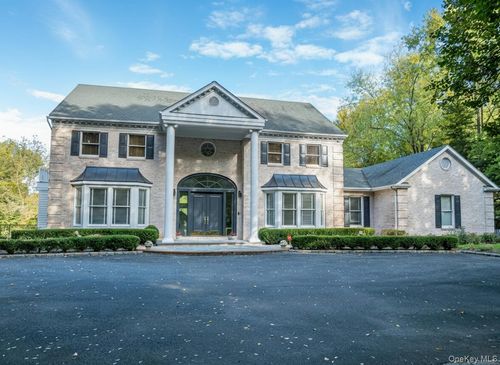 735 Remsens Ln, Oyster Bay, NY, 11771-4505 | Card Image