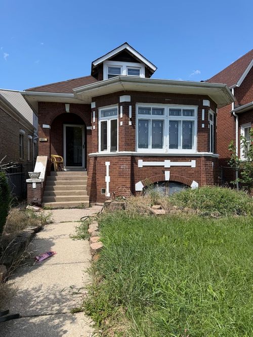 7610 S Honore St, Chicago, IL, 60620-5216 | Card Image