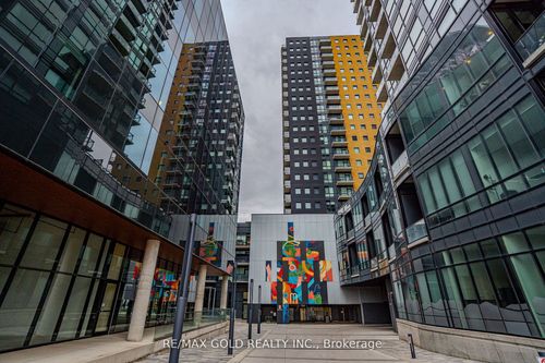 1010-104 Garment St, Kitchener, ON, N2G0C8 | Card Image
