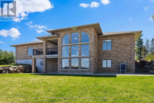 393 Hazley Bay Dr, Pembroke, ON, K8A6W2 | Card Image