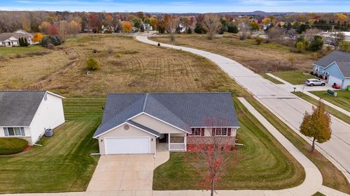836 Tower Drive, Hartford, WI, 53027 | Card Image
