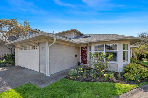 16-4383 Torquay Dr, Victoria, BC, V8N3L3 | Card Image