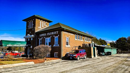 147 S Us Highway 45, Grayslake, IL, 60030-2203 | Card Image