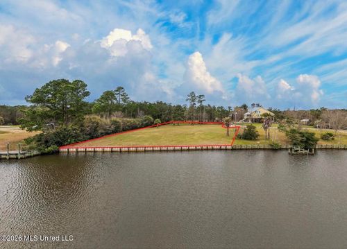 2450 Iki Pl, Diamondhead, MS, 39525-3116 | Card Image