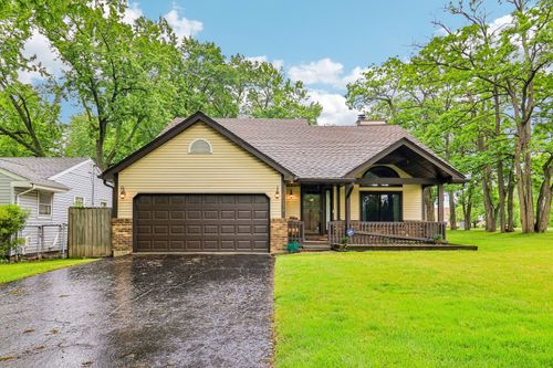 1079 Braeburn Rd, Mundelein, IL, 60060-1205 | Card Image