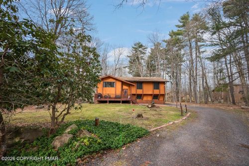 297 Route 423, Pocono Pines, PA, 18350-7729 | Card Image