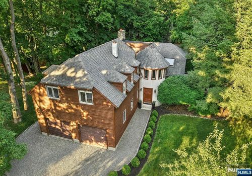 310 Cedar Ln, River Vale, NJ, 07675-5581 | Card Image