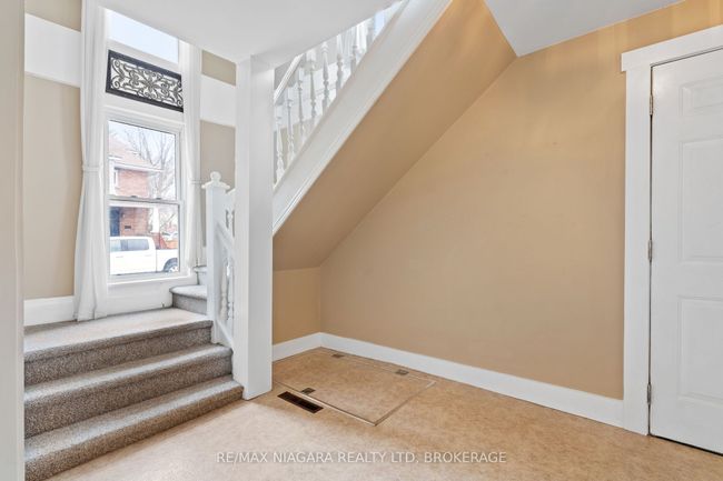 87 King St, Home with 2 bedrooms, 2 bathrooms and 3 parking in Port Colborne ON | Image 13