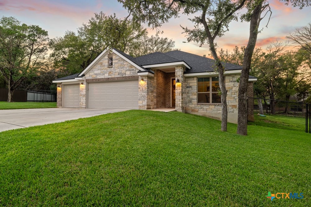 Oak Ct, Belton, TX 76513