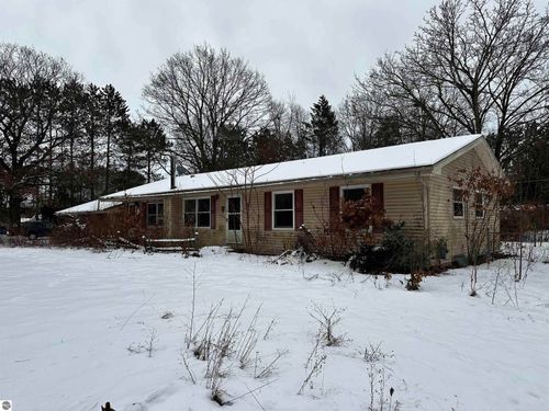 8745 Florence Street, Lake, MI, 48632 | Card Image