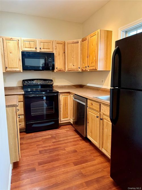 97-91 Sawmill Rd, Red Hook, NY, 12571-4111 | Card Image