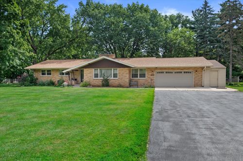 928 Mill Rd, Delafield, WI, 53018-1313 | Card Image