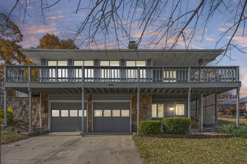 205 N Maple St, Blue Eye, MO, 65611-8305 | Card Image