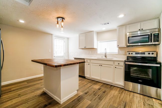 237 E Barthman Ave, House other with 2 bedrooms, 2 bathrooms and null parking in Columbus OH | Image 7