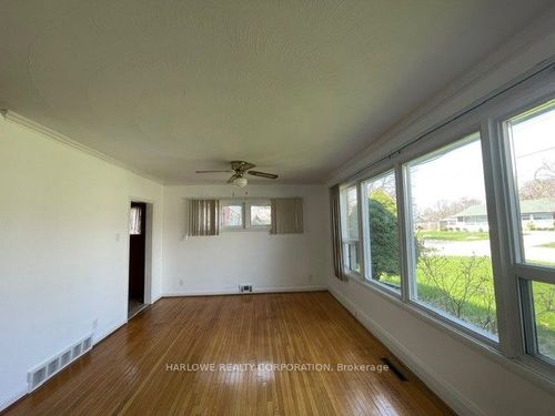 71 Deerfield Rd, Scarborough, ON, M1K4X2 | Card Image