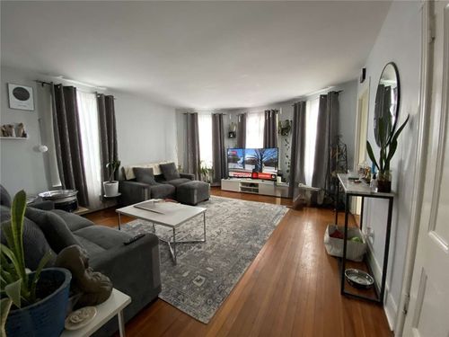 19 Vernon Ave, Newport, RI, 02840-1431 | Card Image