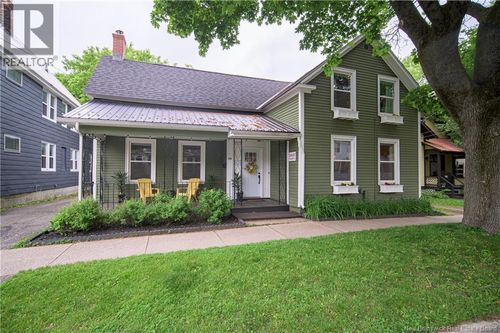 576 Charlotte St, Fredericton, NB, E3B1M2 | Card Image