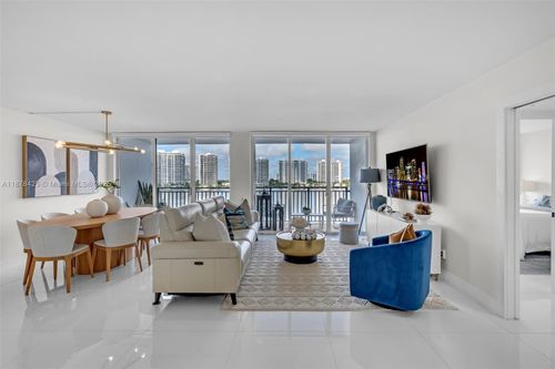 903-17720 N Bay Rd, Sunny Isles Beach, FL, 33160-2807 | Card Image