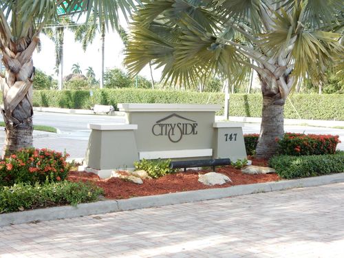 unit-1-990 Millbrae Ct, West Palm Beach, FL, 33401-8472 | Card Image