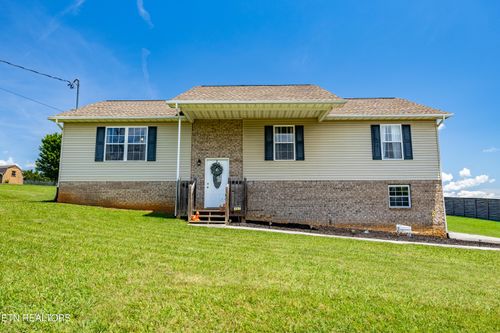157 Ridgefield Dr, Dandridge, TN, 37725-4262 | Card Image