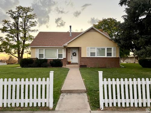 88 S 100 W, Blanding, UT, 84511-3722 | Card Image