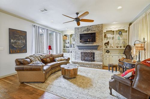 1632 Banbury Ln, Carrollton, TX, 75006-5202 | Card Image