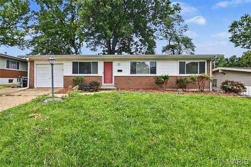 2640 Suffolk Pl, Florissant, MO, 63033-3632 | Card Image