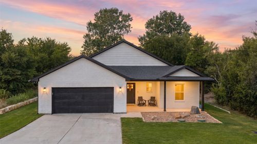 5507 Stonegate Circle, Granbury, TX, 76048 | Card Image