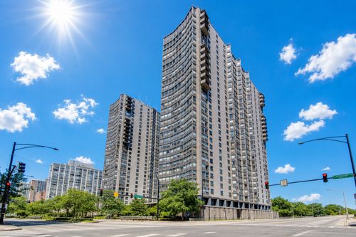 6d-5701 N Sheridan Rd, Chicago, IL, 60660-4771 | Card Image