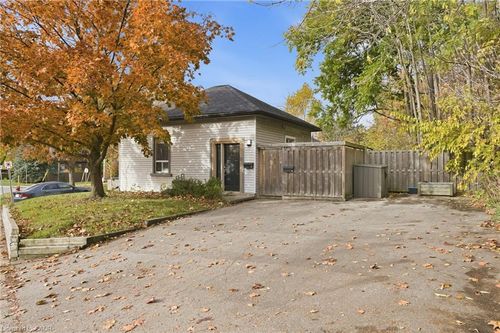 {{alt}} | Card Image