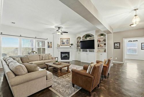 1018 Karen St, Aubrey, TX, 76227-6222 | Card Image