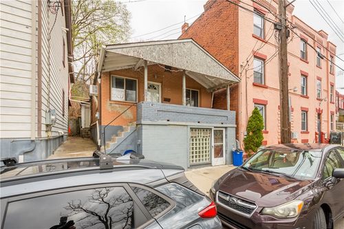 63 Lawn St, Oakland, PA, 15213-4228 | Card Image