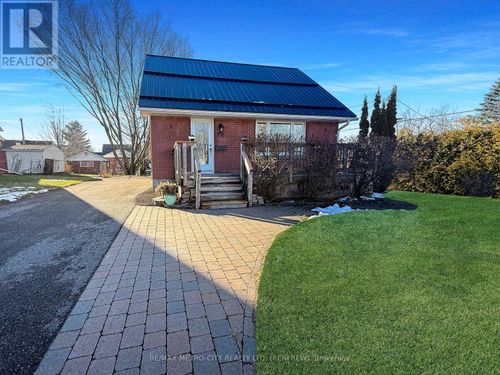 64 Mclean St, Renfrew, ON, K7V1A5 | Card Image