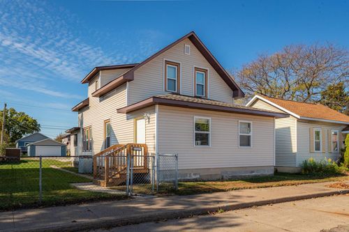 1227 George Street, La Crosse, WI, 54603 | Card Image