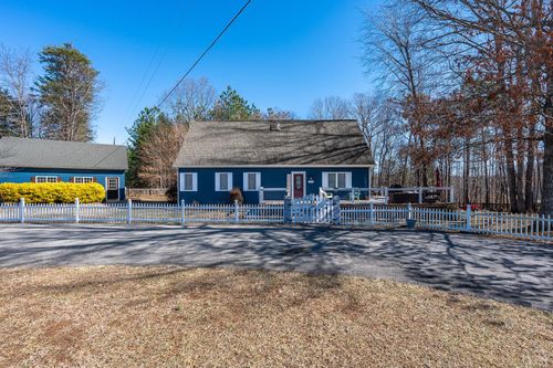 100 Sandpiper Dr, Huddleston, VA, 24104-2803 | Card Image