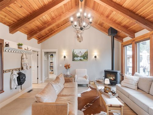 670 Lindsey Ct, Kalispell, MT, 59901-8332 | Card Image